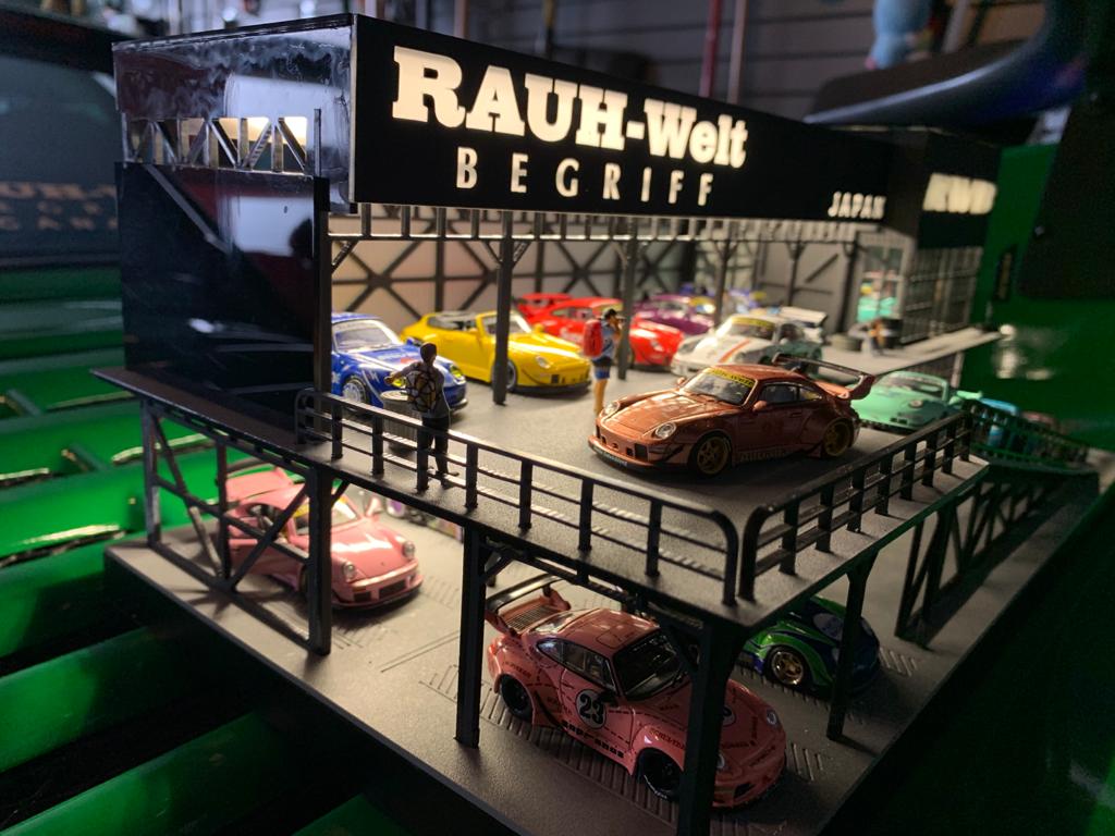 J.Diorama x RWB オフィシャル商品 1/64 ジオラマ ガレージ 新品 RWB 1/64 ジオラマ ガレージ Rauh-Welt Begriff : ブースト