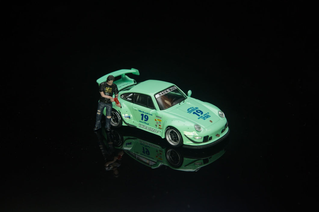 1:64 RWB IDLERS CAR AND NAKAI FIGURE