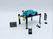 Load image into Gallery viewer, TARMAC Works scale hoist set 1:64